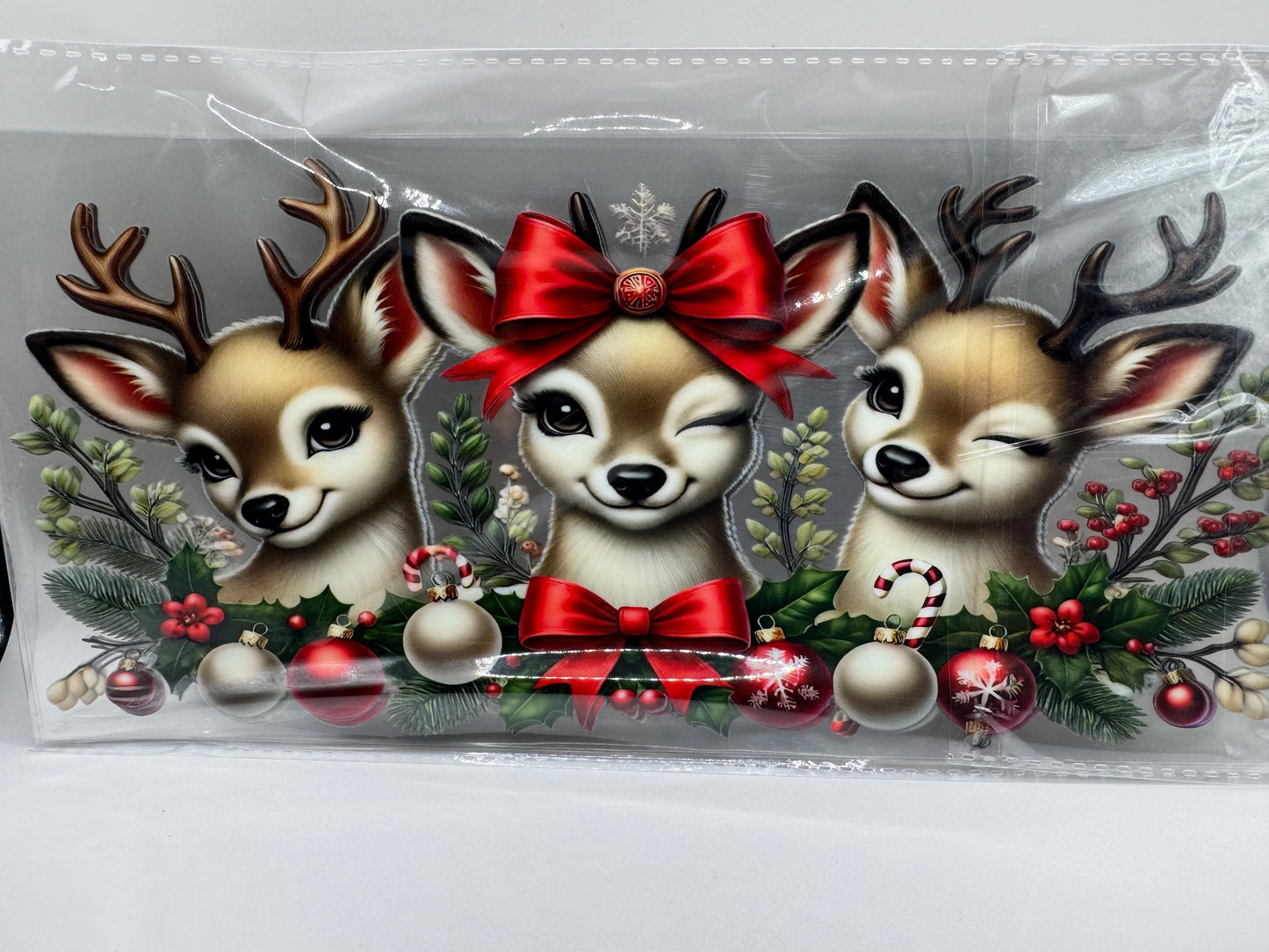 reindeer with ornaments UV 16OZ