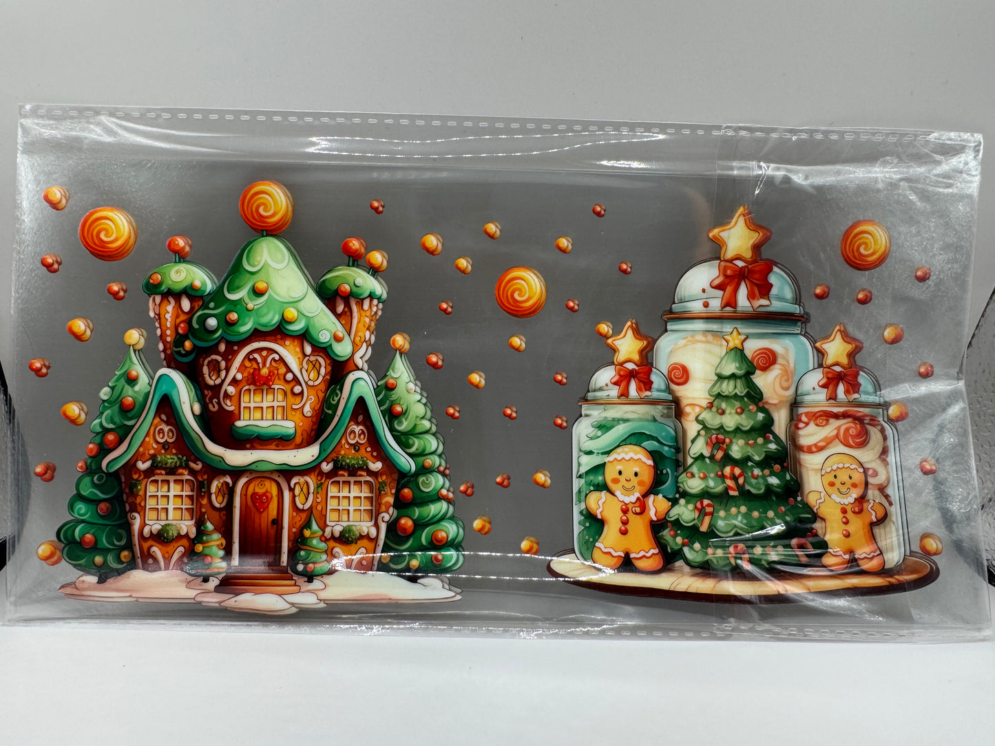 Gingerbread House UV 16OZ